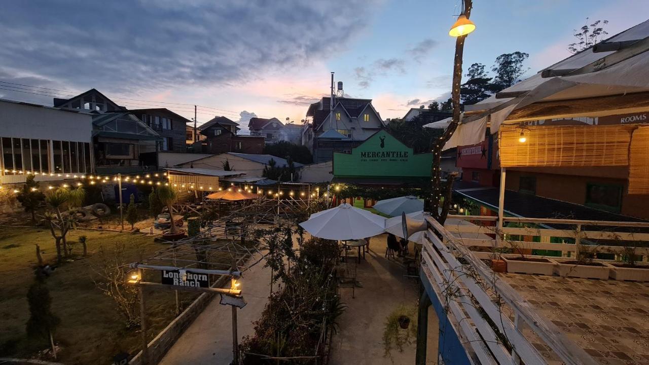 Hometown & Bungalow Да Лат Екстериор снимка