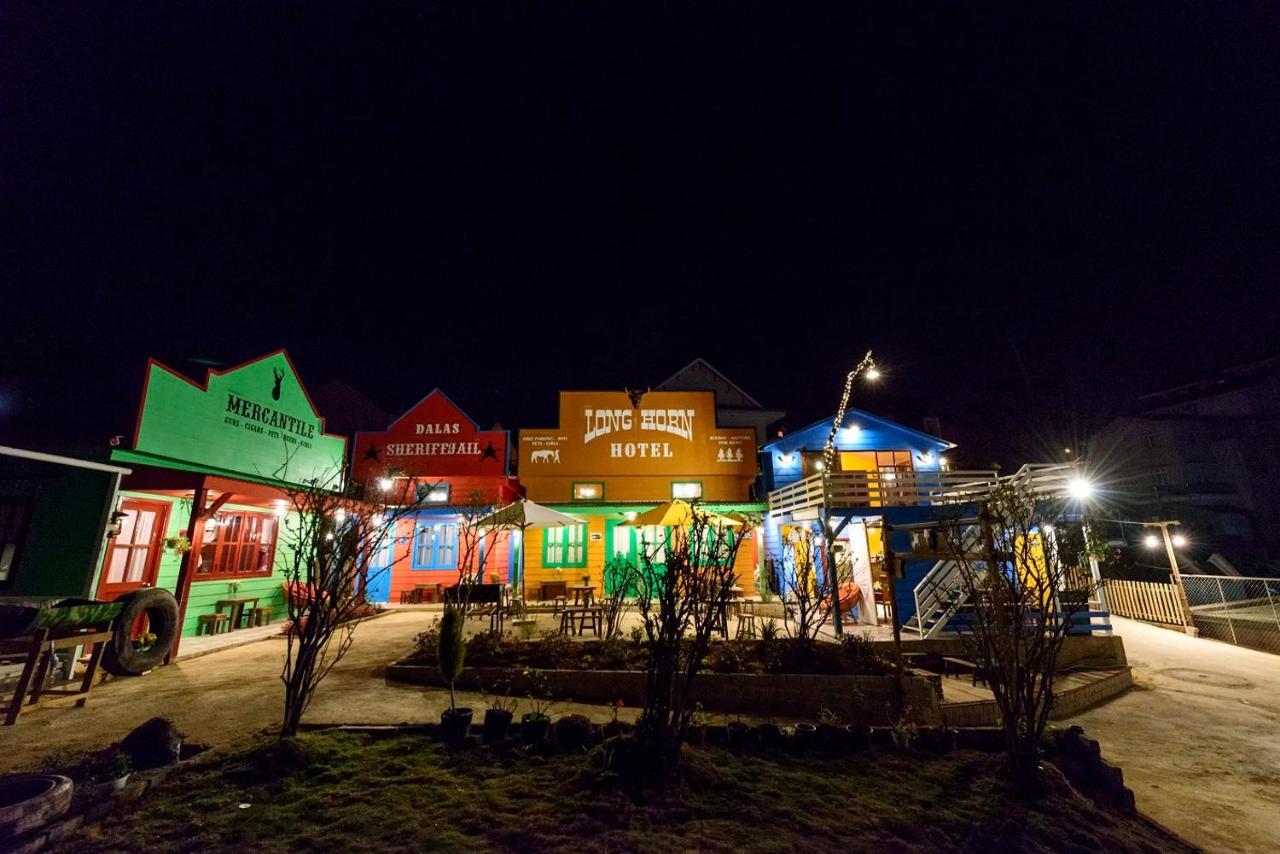 Hometown & Bungalow Да Лат Екстериор снимка