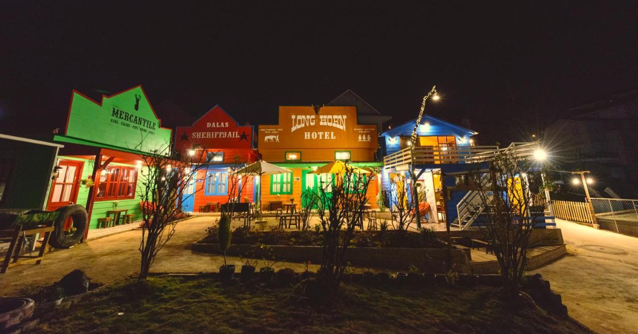 Hometown & Bungalow Да Лат Екстериор снимка